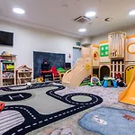 - Hotel, Conference & 4*