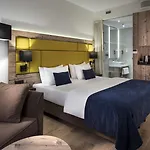 - Hotel, Conference & Hotel 4*