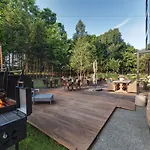 - Hotel, Conference & Hotel 4*