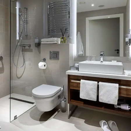 - Hotel, Conference & 4* Sopot