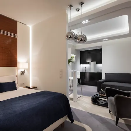 - Hotel, Conference & Sopot