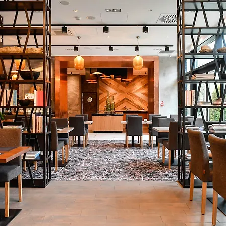 - Hotel, Conference & Hotel 4*