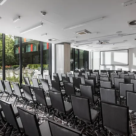 Szálloda - Hotel, Conference &