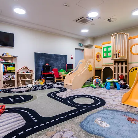 - Hotel, Conference & 4*