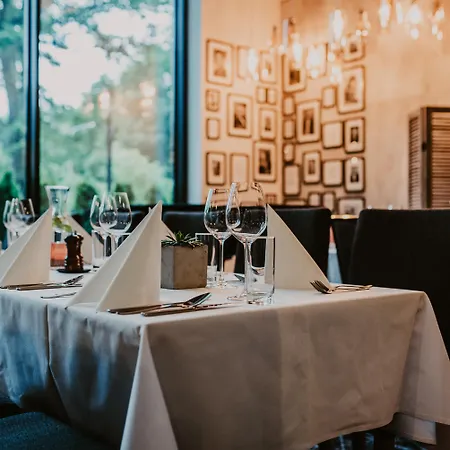 - Hotel, Conference & Hotel Sopot