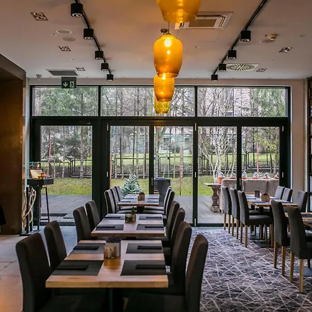 Szálloda - Hotel, Conference &