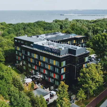 - Hotel, Conference & 4* Sopot