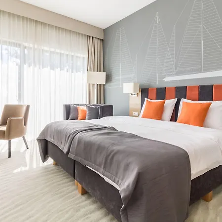酒店 - Hotel, Conference & 4*