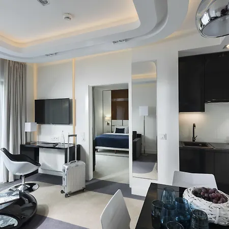 - Hotel, Conference & 索波特