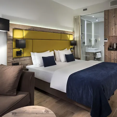 - Hotel, Conference & 酒店 4*