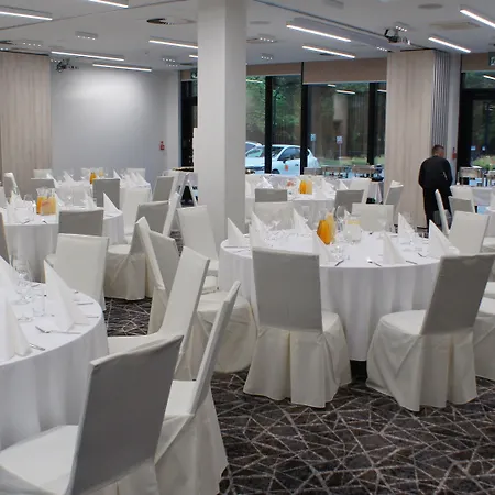 酒店 - Hotel, Conference & 4*