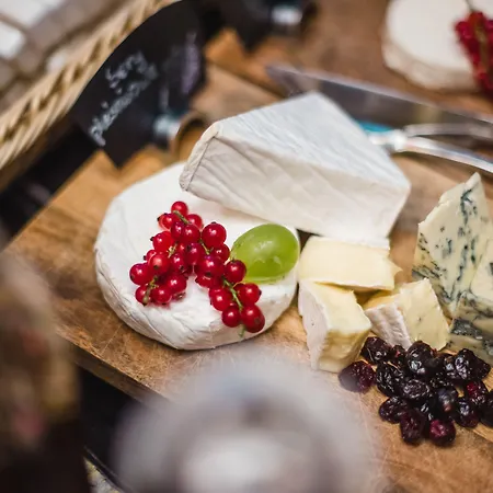 호텔 - Hotel, Conference &