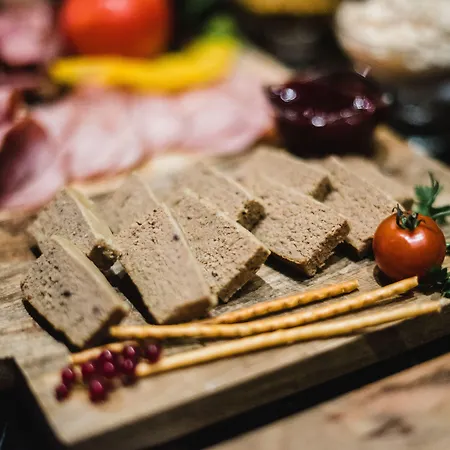 - Hotel, Conference & 호텔 4*