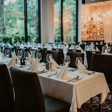 - Hotel, Conference & Hotel