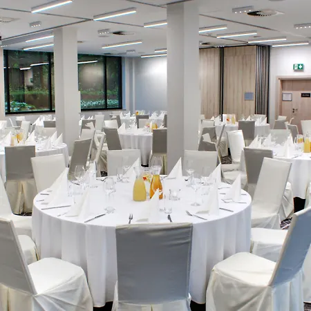 호텔 - Hotel, Conference & 4*