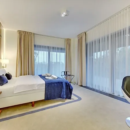 - Hotel, Conference & 4* Zoppot