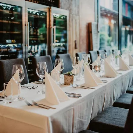 - Hotel, Conference & Hotel Sopot