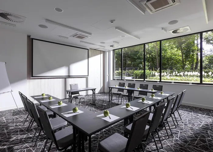 - Hotel, Conference & Hotel 4*