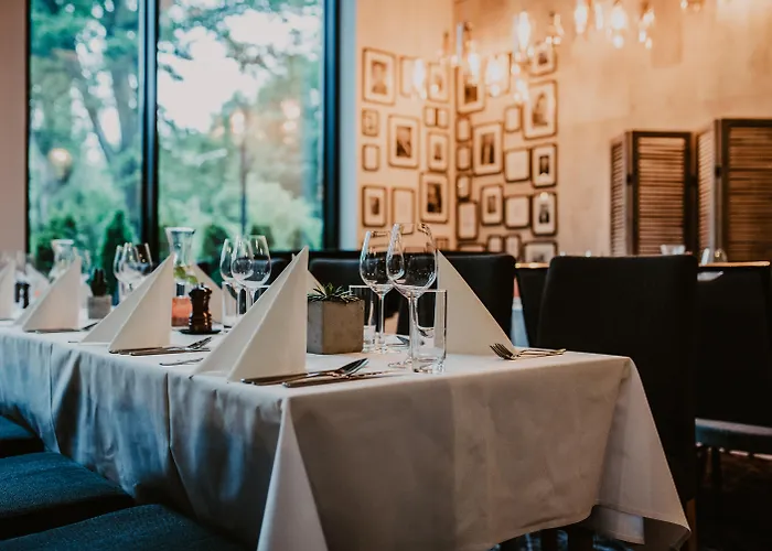 - Hotel, Conference & Hotel Sopot