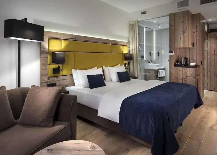 - Hotel, Conference & Hotel 4*