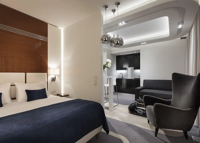 - Hotel, Conference & 4* Sopot