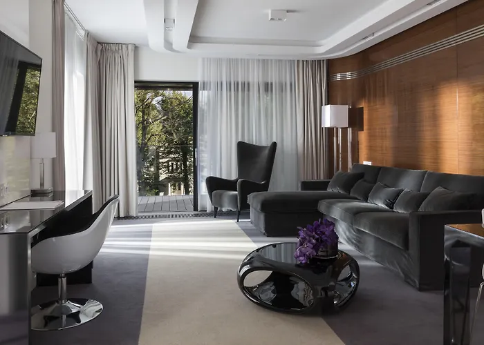 - Hotel, Conference & 4* Sopot