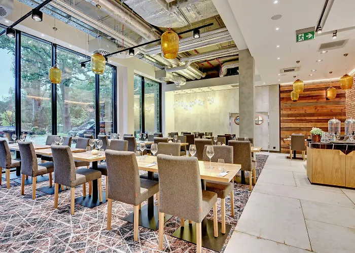 - Hotel, Conference & 4*