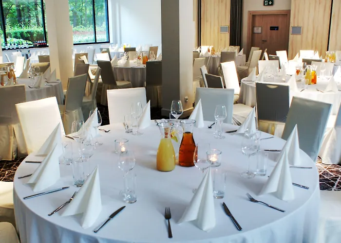 - Hotel, Conference & Hotel