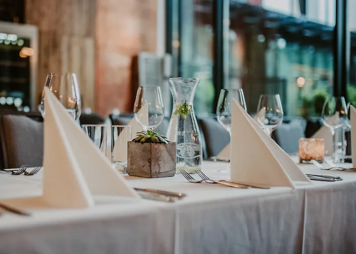 - Hotel, Conference & Sopot